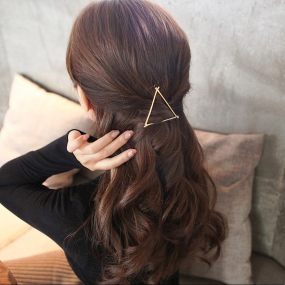 NEW Gold Triangle Hair Clip - Picture 2 of 3